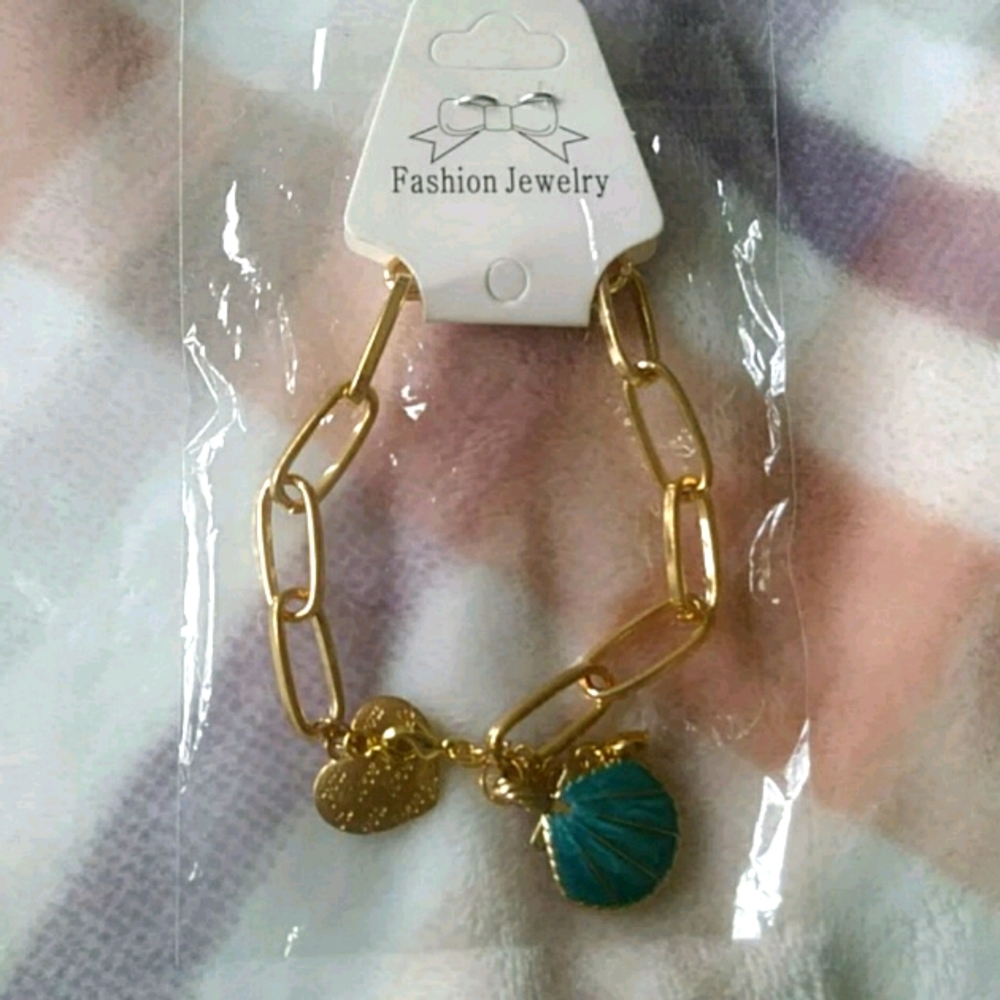 Chain link bracelet fashion jewelry